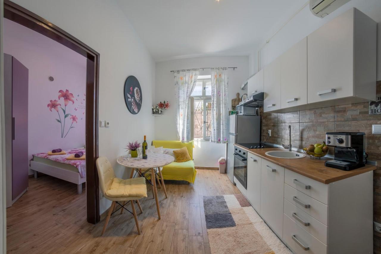 Apartment Ljube Pula Bagian luar foto