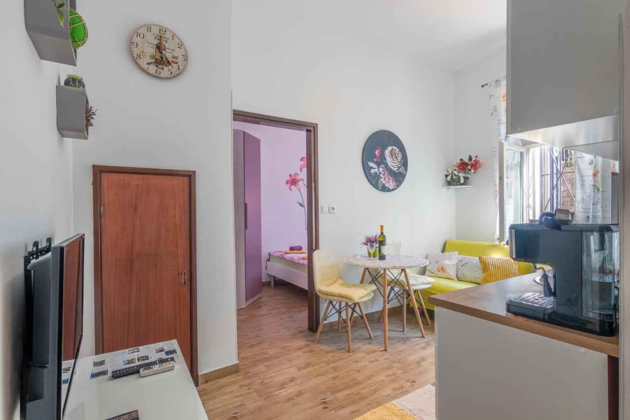 Apartment Ljube Pula Bagian luar foto