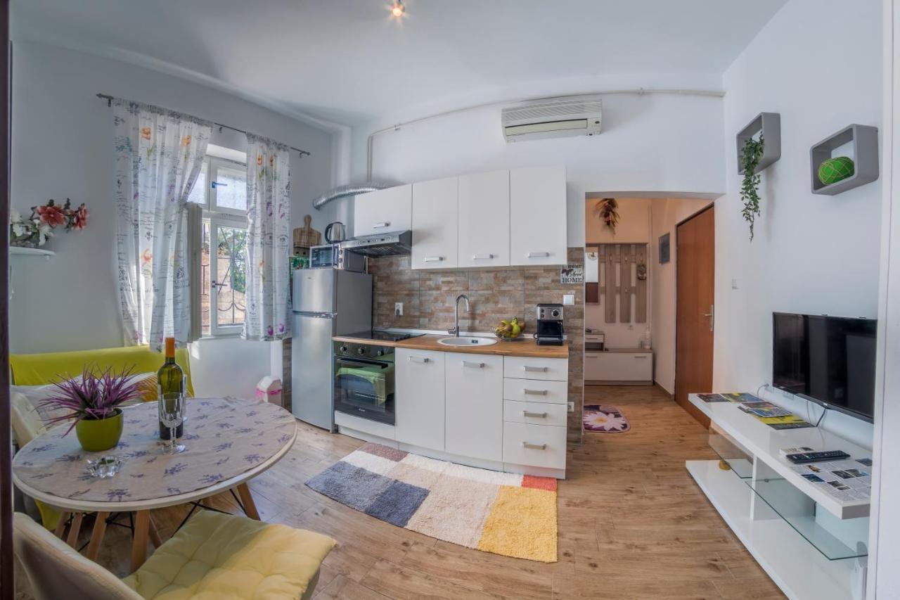 Apartment Ljube Pula Bagian luar foto