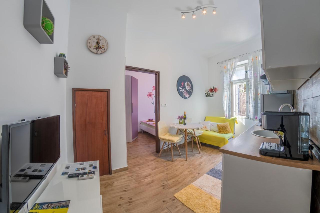 Apartment Ljube Pula Bagian luar foto
