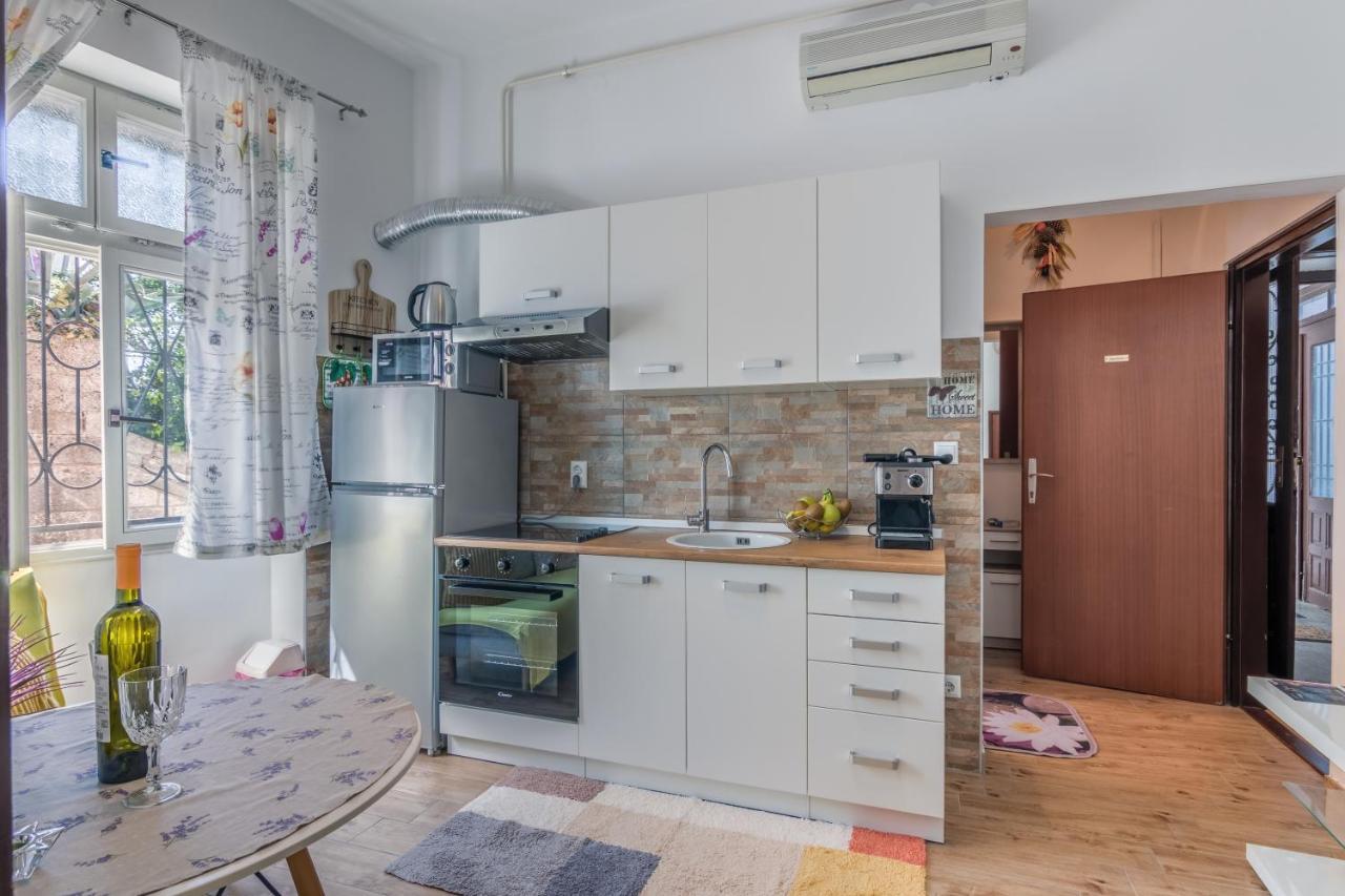 Apartment Ljube Pula Bagian luar foto