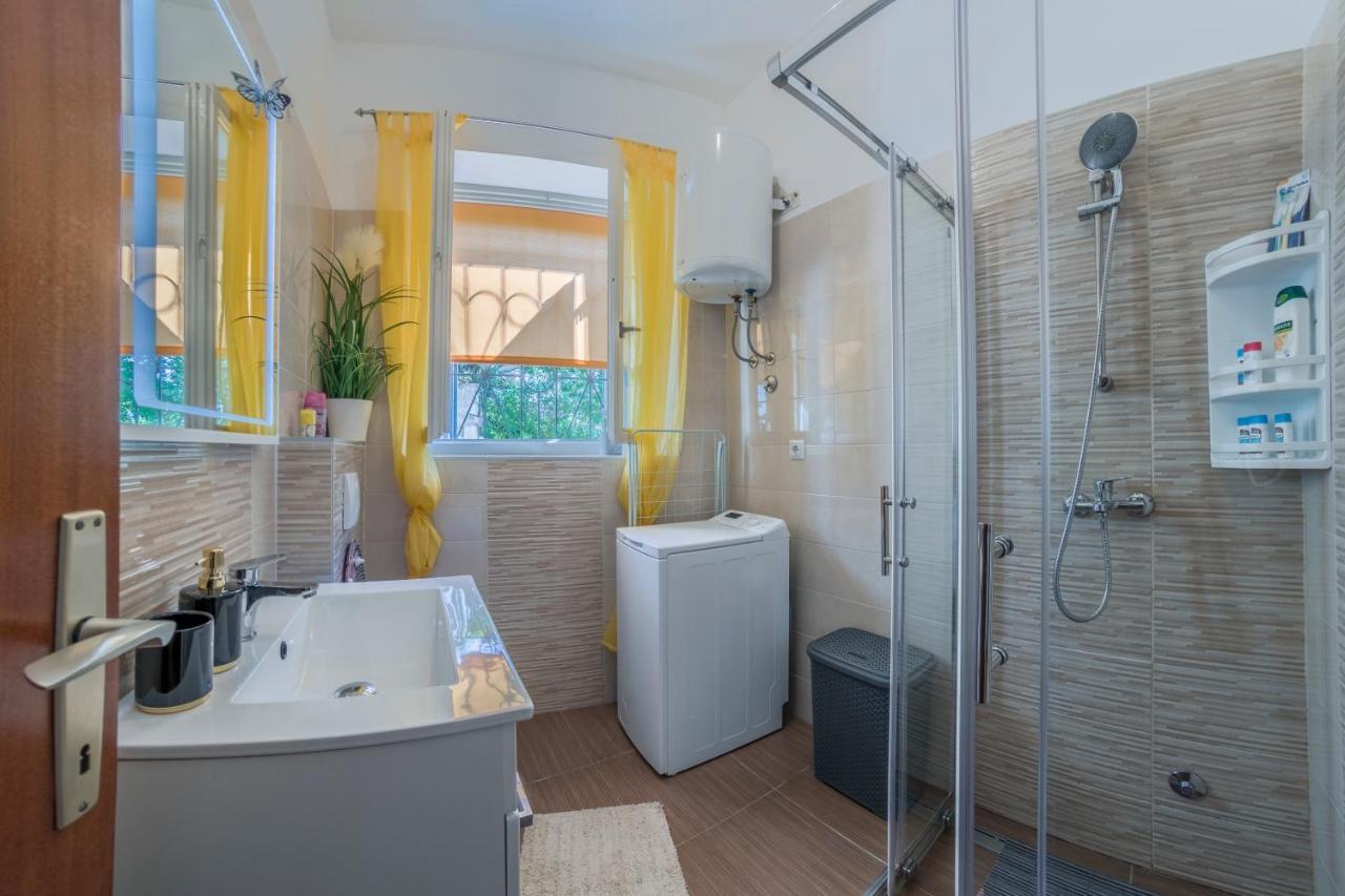 Apartment Ljube Pula Bagian luar foto